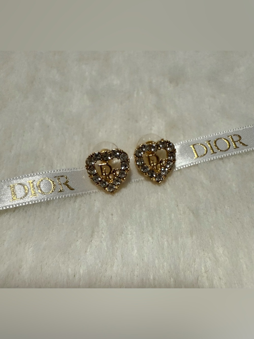 Luxurious Heart Shaped Crystal Goldtone Fashion Earrings